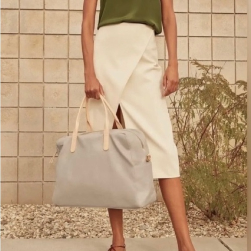 Cuyana Classic Weekender Bag Turkish Canvas and Vachetta Leather Trim